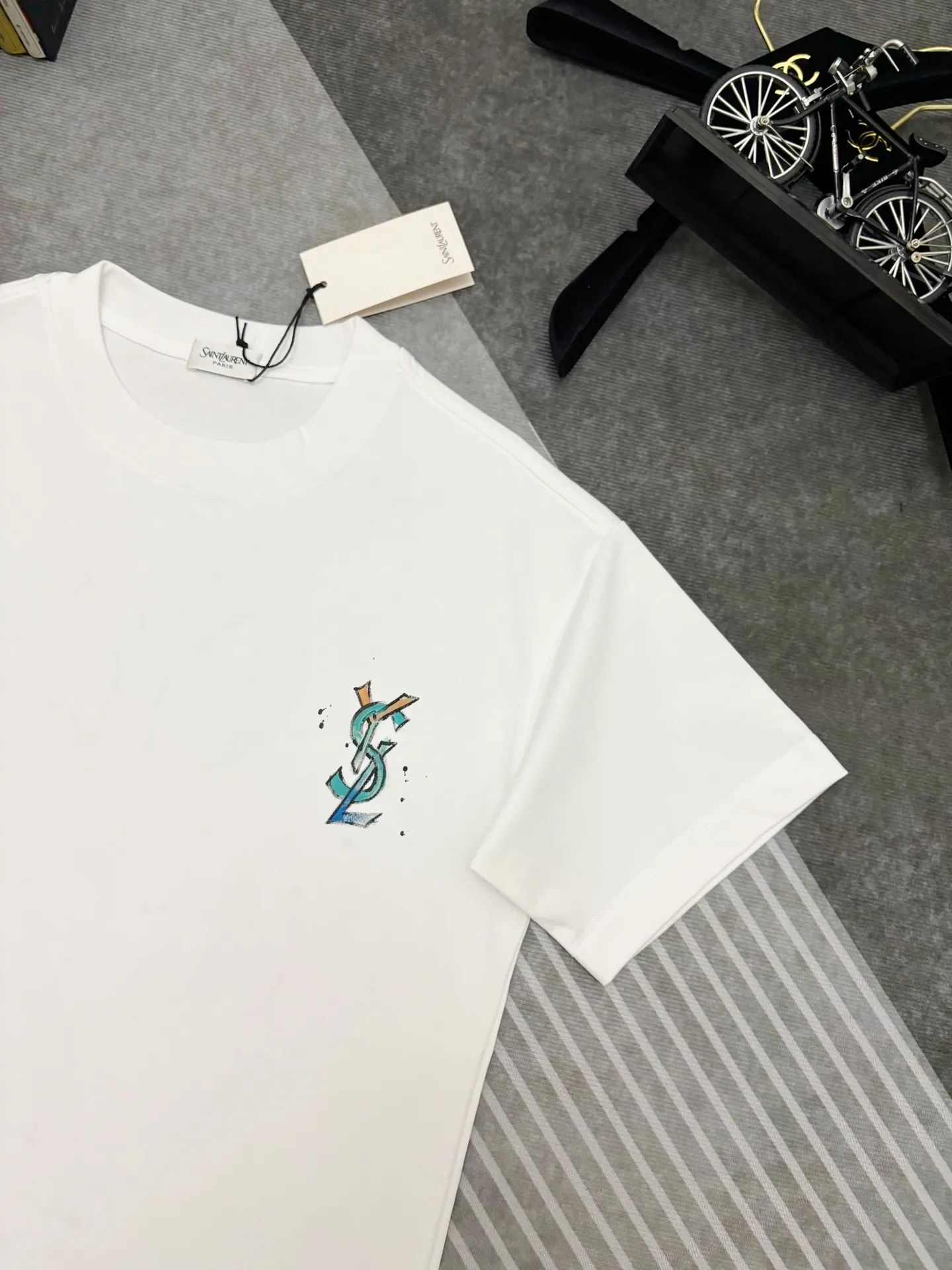 P135💰 YSL T 【YSL ， 】 New Arrival ， Premium Versatile ， Same Style YSL ， YSLClassic ， 、 、 ， ， 。 300 ， ， 。 ， 。 ， ， ！！ Sizes：S、M、L、XL、XXL